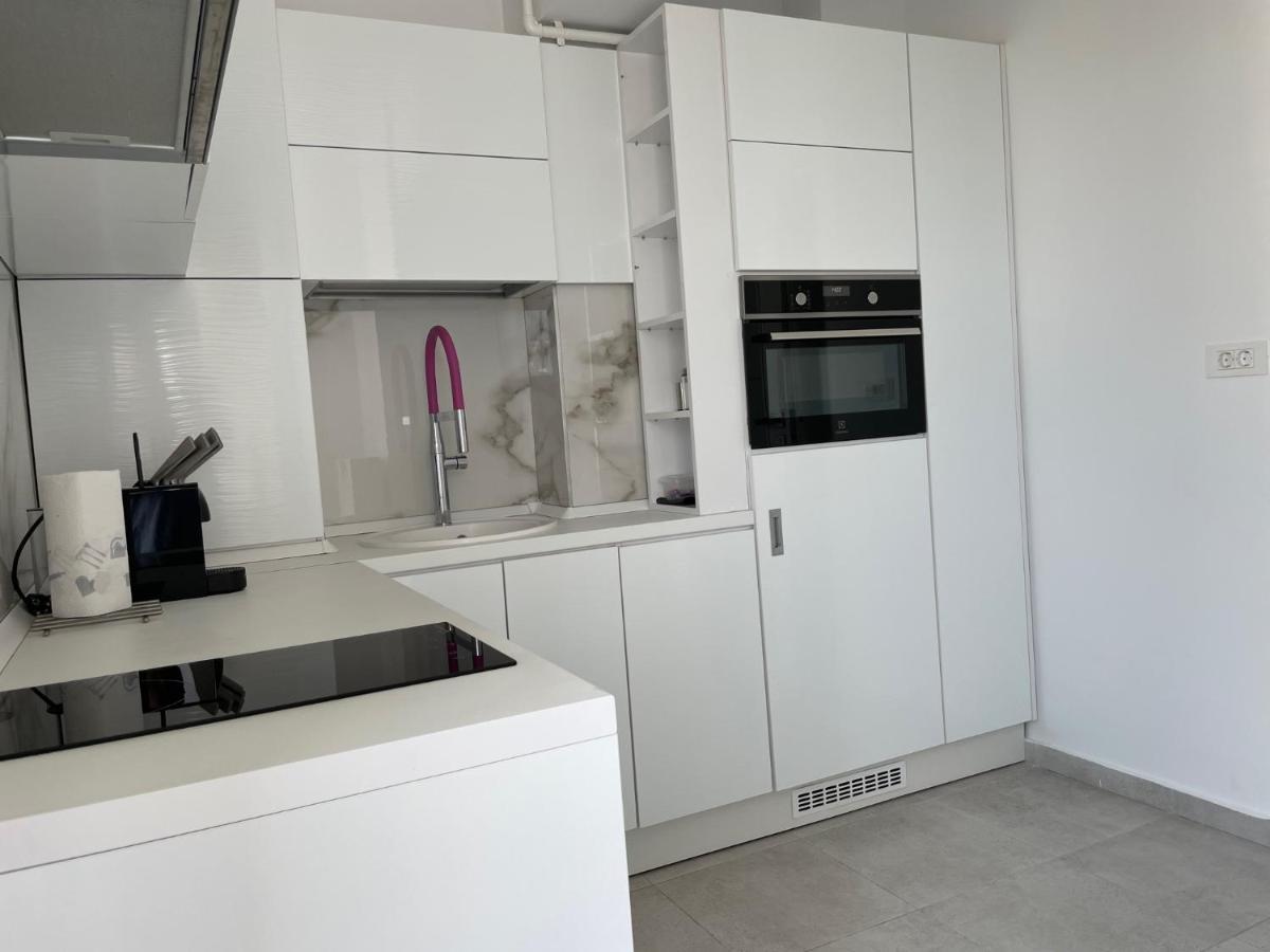 Luxury Westpark 2-Room Apartment Lakeview W5 Bucharest Exterior photo